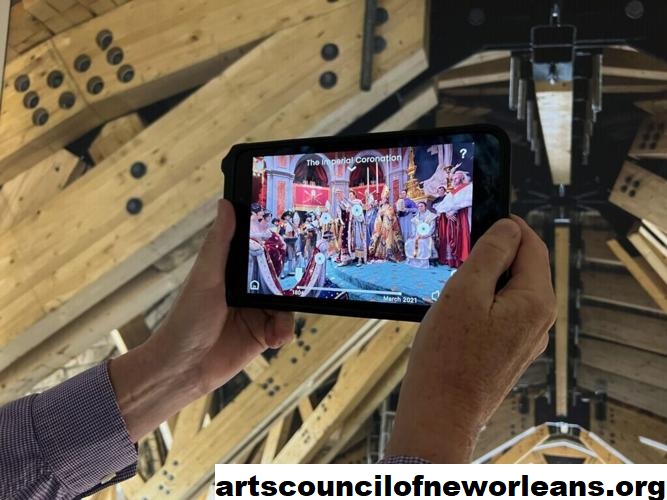 Pameran New Orleans Menghadirkan Kisah Katedral Notre Dame Melalui Teknologi Tablet